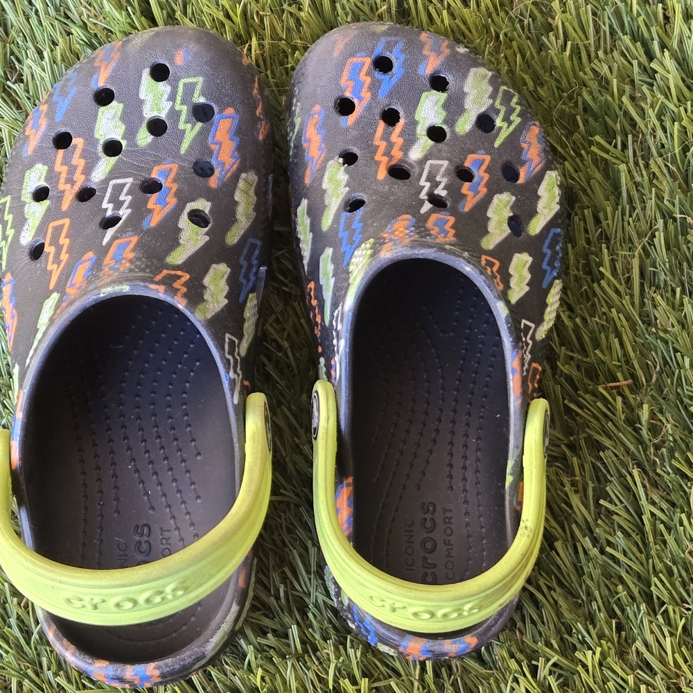 CROCS Kids' Vibrant Water Shoes - Black, Green, Blue, Orange